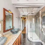 Ferienhaus 4 Bedroom Stunning In