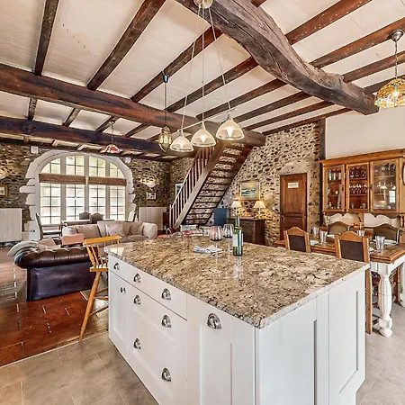 4 Bedroom Stunning In Feriehus Escos