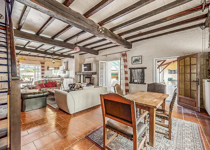 4 Bedroom Stunning In Ferienhaus
